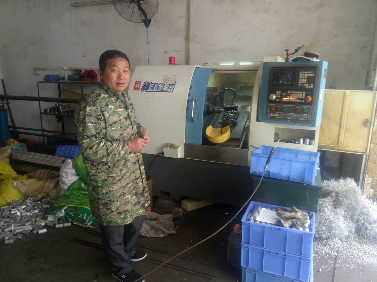 中山市坦洲鎮(zhèn)黃欣慰在操作凱恩利機(jī)床