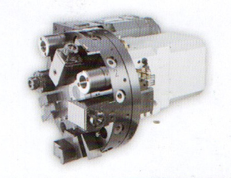 采用臺(tái)灣六鑫八工位液壓旋轉(zhuǎn)刀塔，定位精度高、故障率低、換刀快，就近換刀。