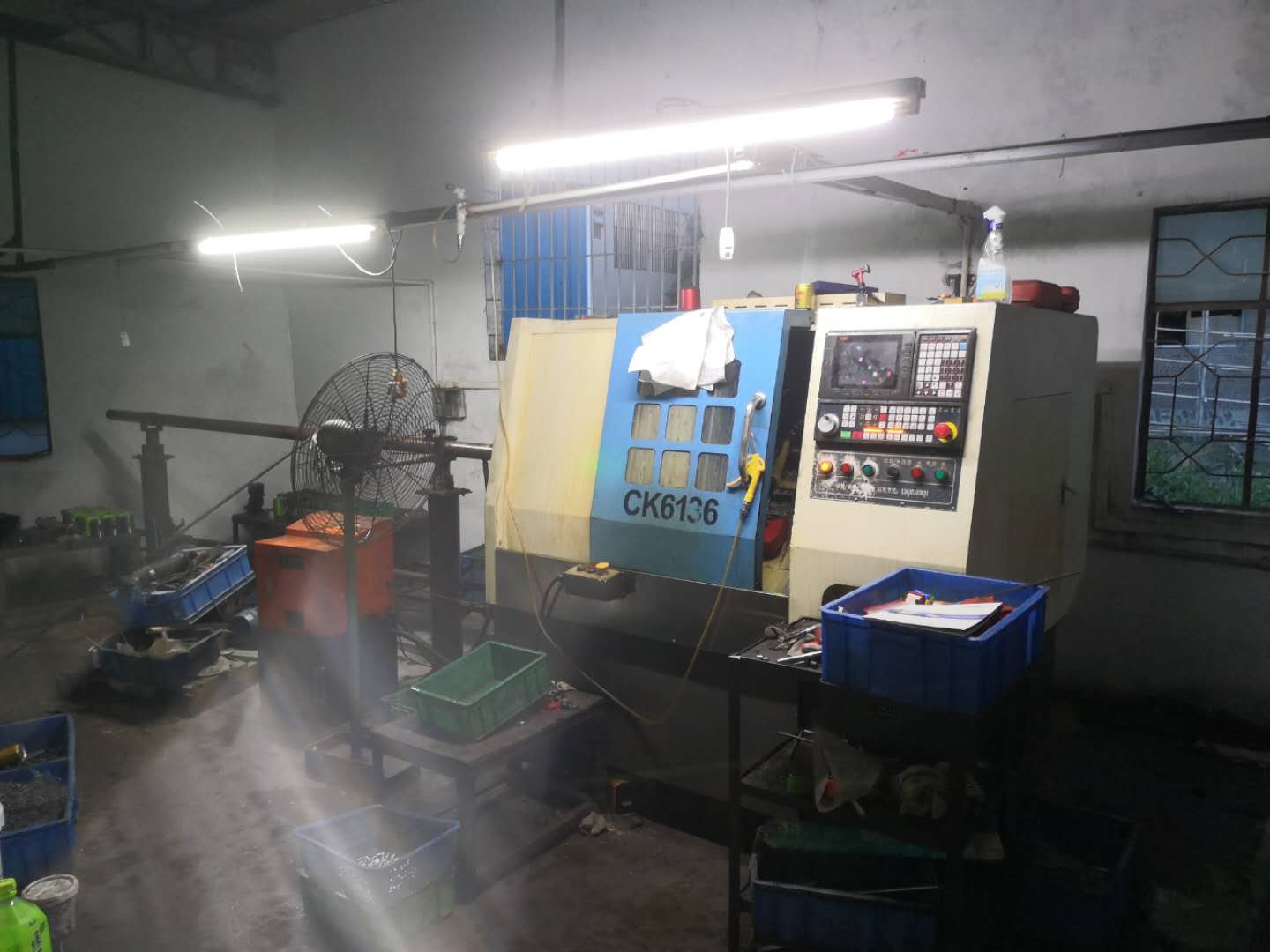 凱恩利 數(shù)控車床36機(jī) 現(xiàn)場(chǎng)使用展示